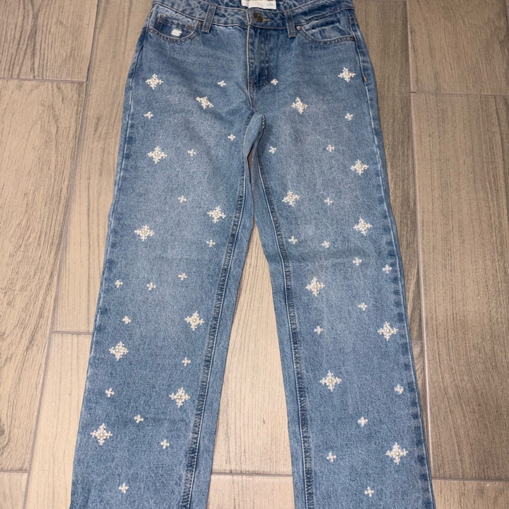 Elegant Light Blue Straight Leg Jeans with Pearl